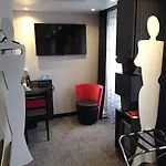 Du Vieux Saule Hotel Paříž