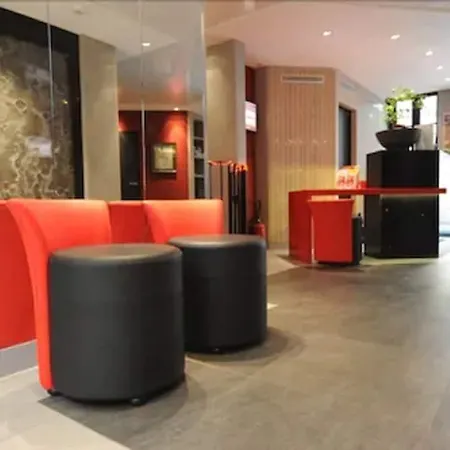 老柳树酒店 酒店