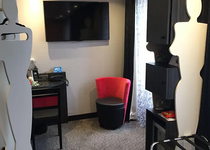 Du Vieux Saule Hotel Parigi