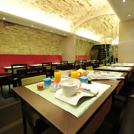 Du Vieux Saule Hotel Paris