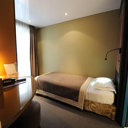 Du Vieux Saule מלון 3*