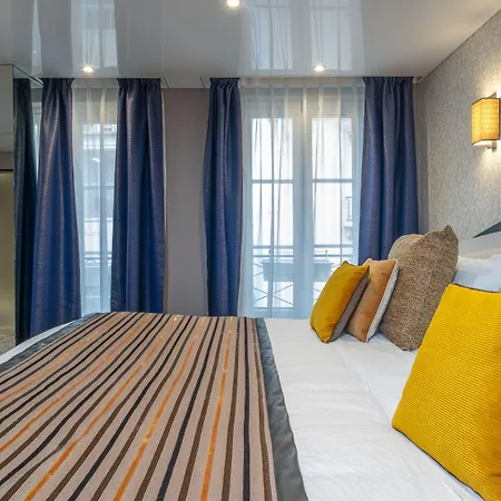 Du Vieux Saule 3* פריז